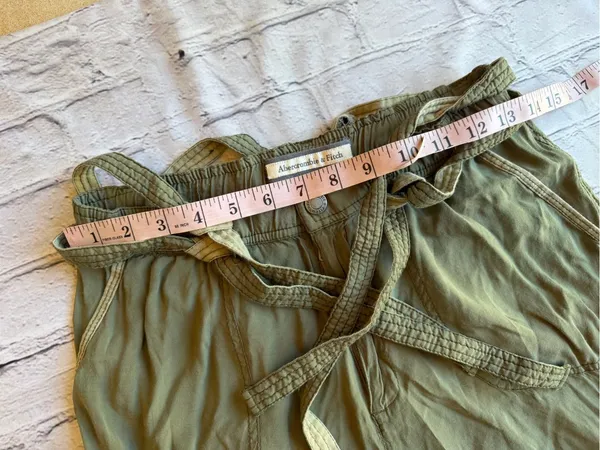 Vintage Y2K Abercrombie & Fitch Women’s Cargo Capri Pants Size 6 Belted Green - Image 3