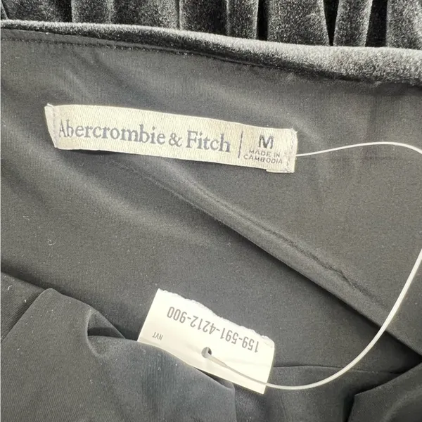 Abercrombie Fitch Soft Velvet Spaghetti Bubble Hem Mini Dress Black‎ sz M - Image 4