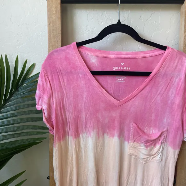 American Eagle Pink Ombre Soft & Sexy V-Neck Pocket Tee - Image 2