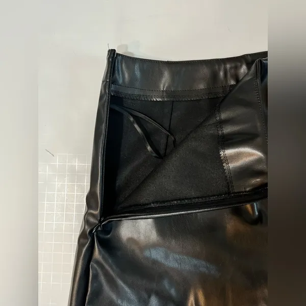 SheIn NWT Black Studded Skort, size M - Image 7