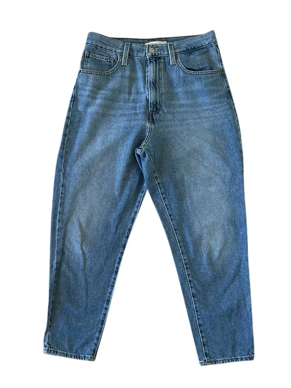 Levi’s High Waisted Mom Jeans Size 30 - Image 3