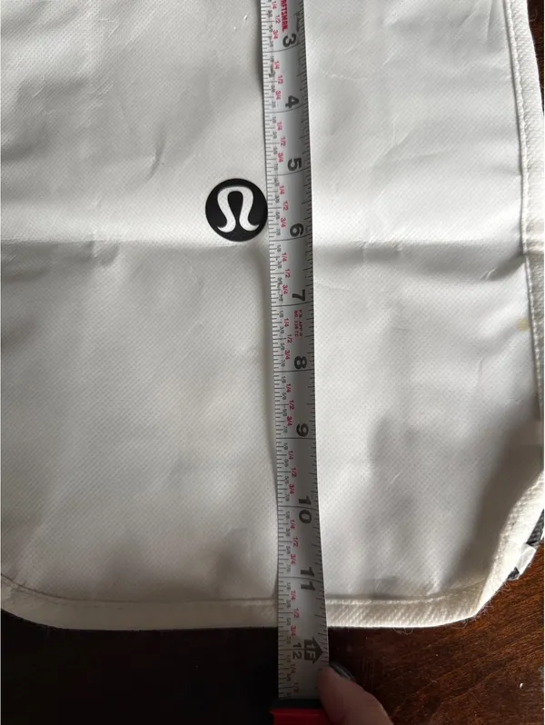 Lululemon White Tote Bag with Logo - Image 5