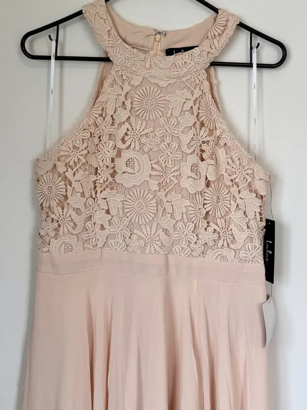 NWT Lulus Picture Perfect Blush Lace Halter Neck Side Slit Maxi Dress - Size: XL - Image 4