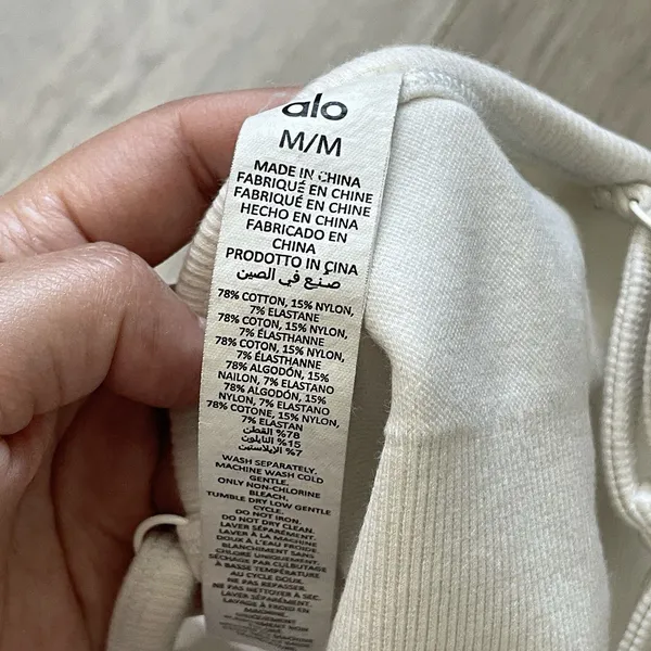 Alo Delight Bralette pullover longline sports bra White (medium) athleisure gym - Image 2