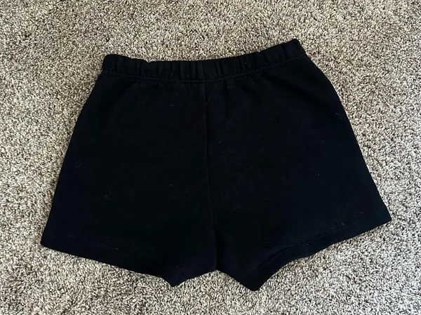 Aritzia TNA Shorts Cozy Fleece - Image 2