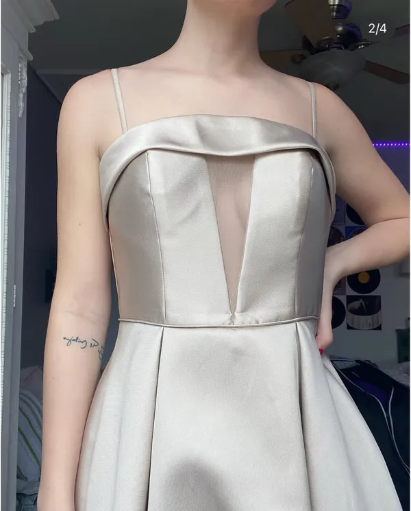 Prom Dress Gold Size 6 - Image 2