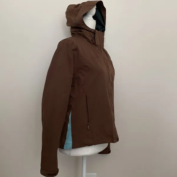 Marmot Brown lightweight rain Jacket with Fitted Silhouette - Image 2