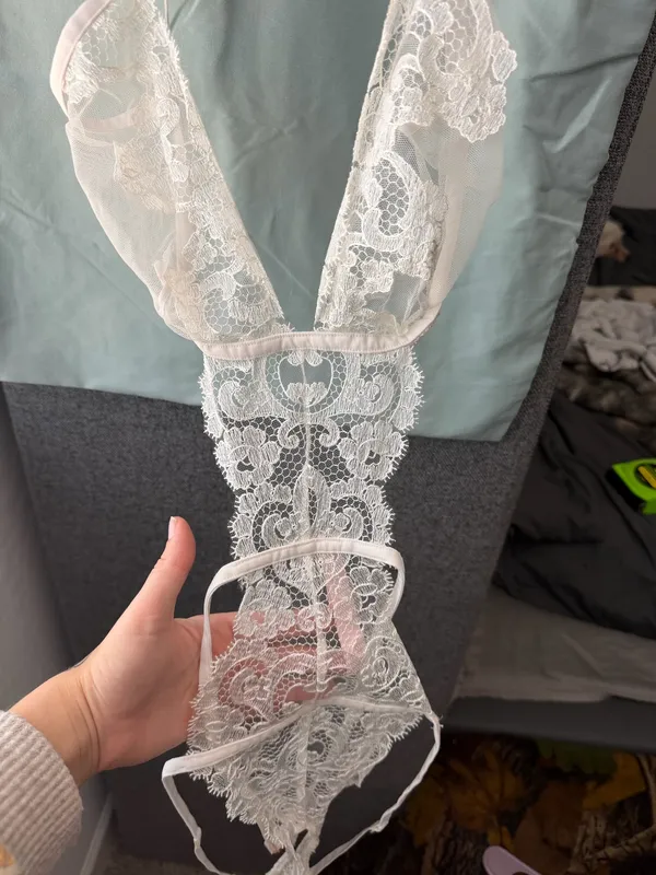 Victoria's Secret White Lace Strappy Lingerie Bodysuit – Large - Image 3