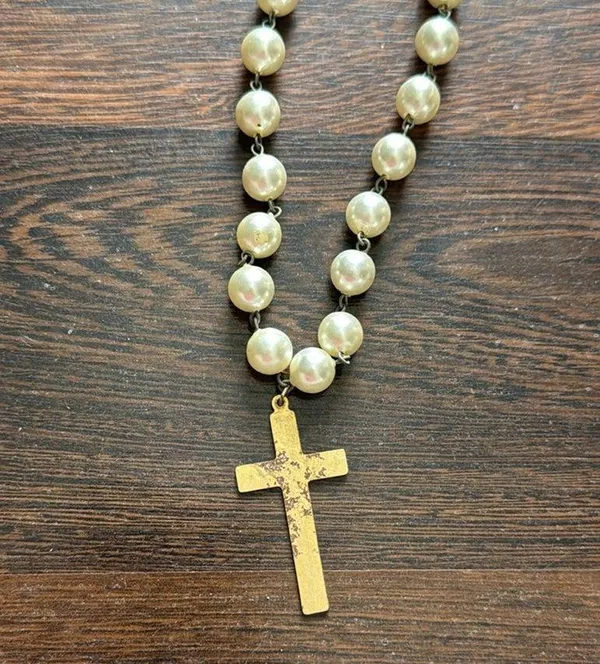 Vintage Pearl Cross Necklace Ivory Gold - Image 3