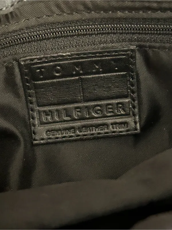 Tommy Hilfiger Women’s Black Leather Shoulder Bag Handbag Purse - Image 9