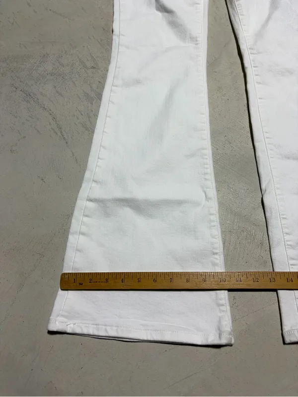 We the free people NWT Women’s White Flared Jeans 30 MARKS MSRP$98 - Image 3
