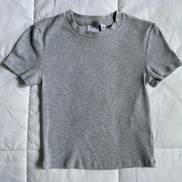 Aritzia TNA HomeStretch™ Rib Crew Waist T-Shirt Cropped Heather Chrome Grey size XS - Image 2