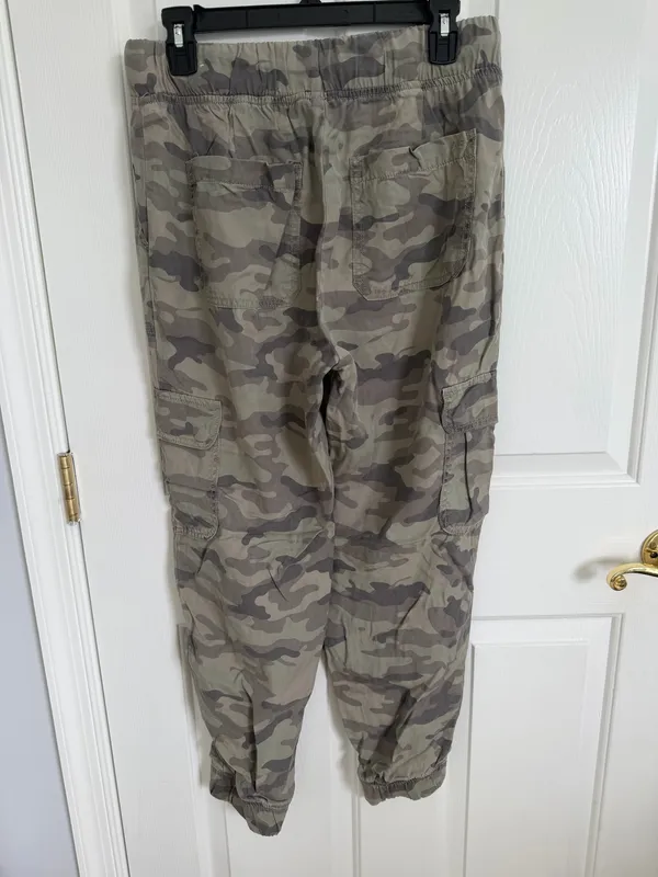 American Eagle Camo Cargo Pants - Image 5