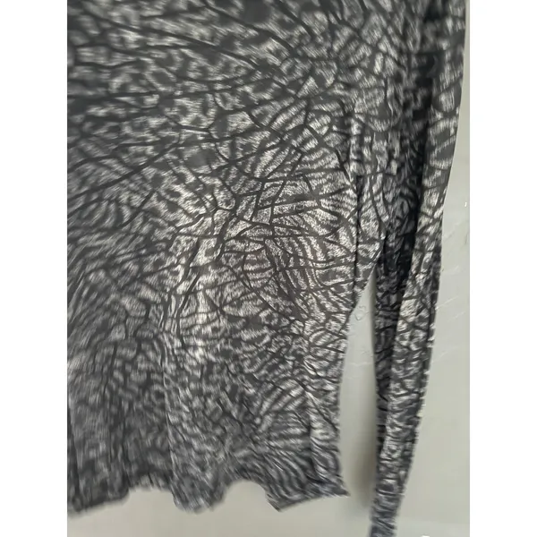 BKE Womens Long Sl Grunge Whimsigoth Web Metallic Silver‎ Black Scoop Top Large - Image 3