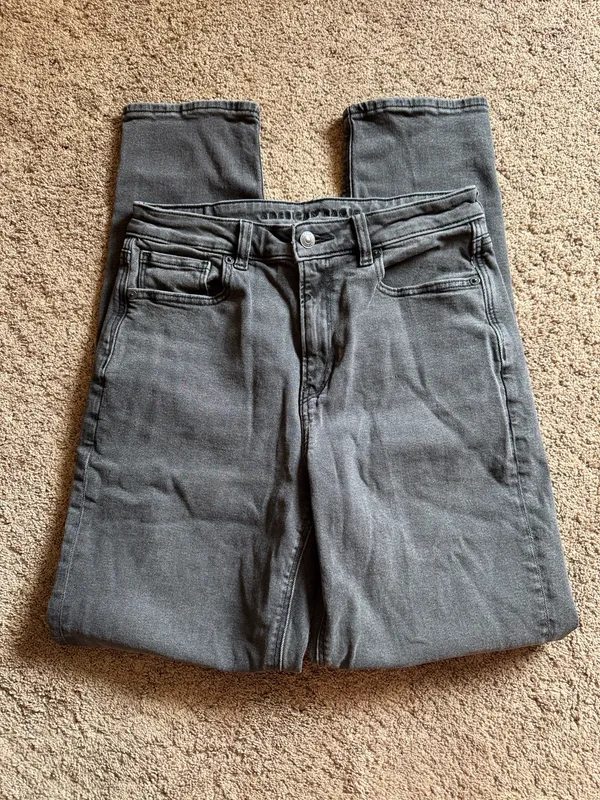 American Eagle Mom Jeans - Image 2