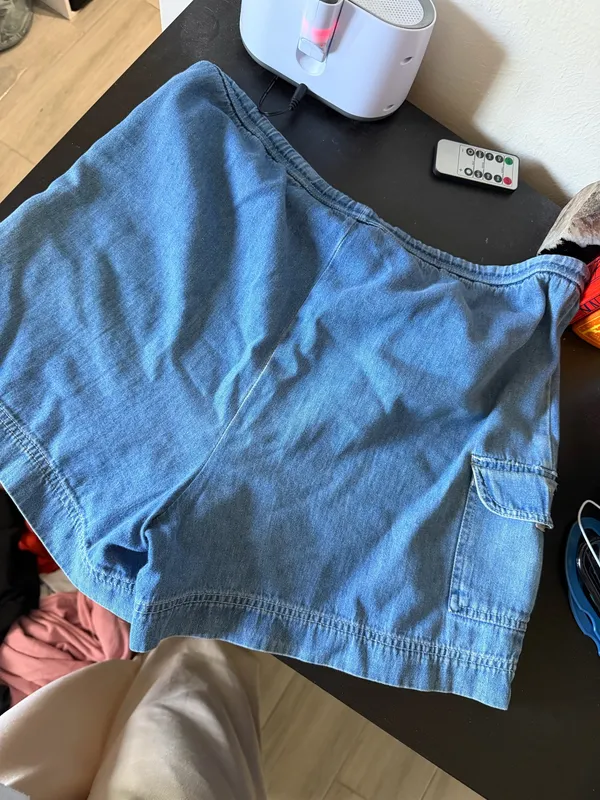 Faded glory cotton denim shorts size M - Image 2
