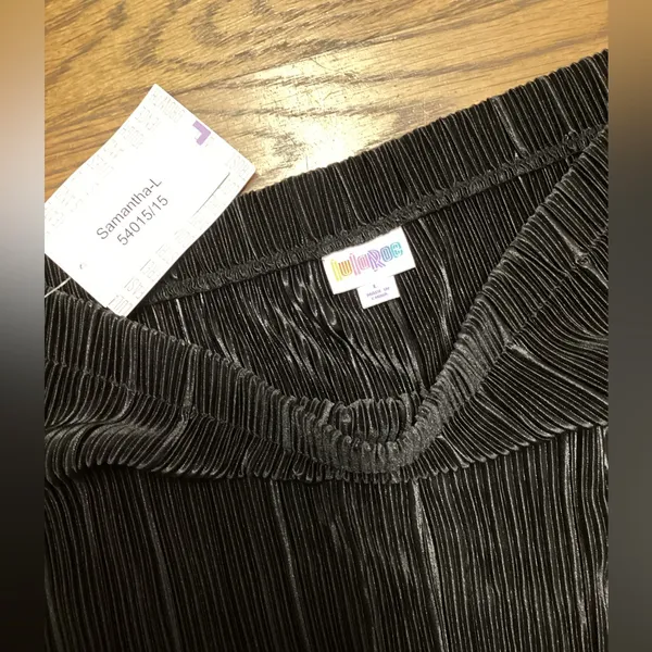 LulaRoe Samantha Plisse pull on Mini skirt size Large Black - Image 5