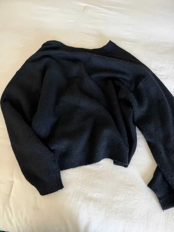 Black sweater  - Image 4