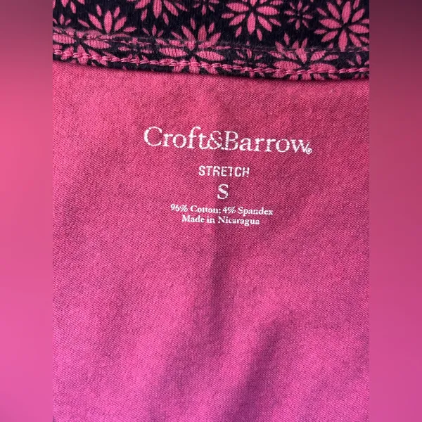 Croft & Barrow Women’s Sleeveless V-Neck Floral Print Top Pink & Black SM - Image 9