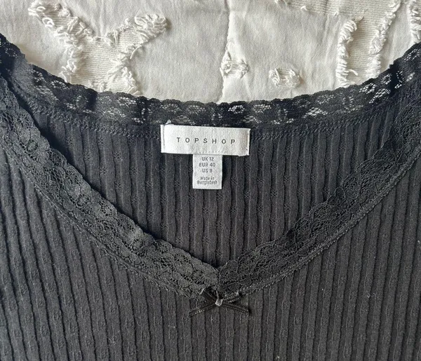 Size 8 Black Lace Short Sleeve Top - Image 2