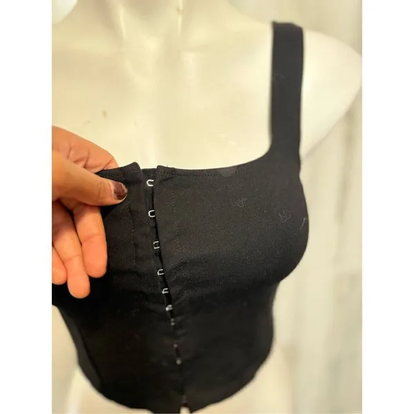 Black tank top - Image 2