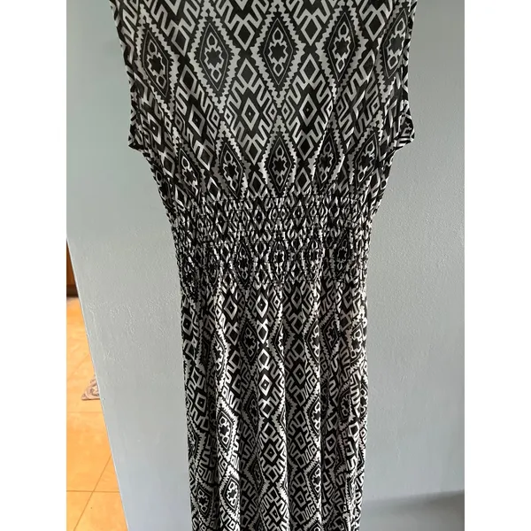 VLD‎ Women's Black And White Geometric Design sleeveless maxi dress size Large - Image 6