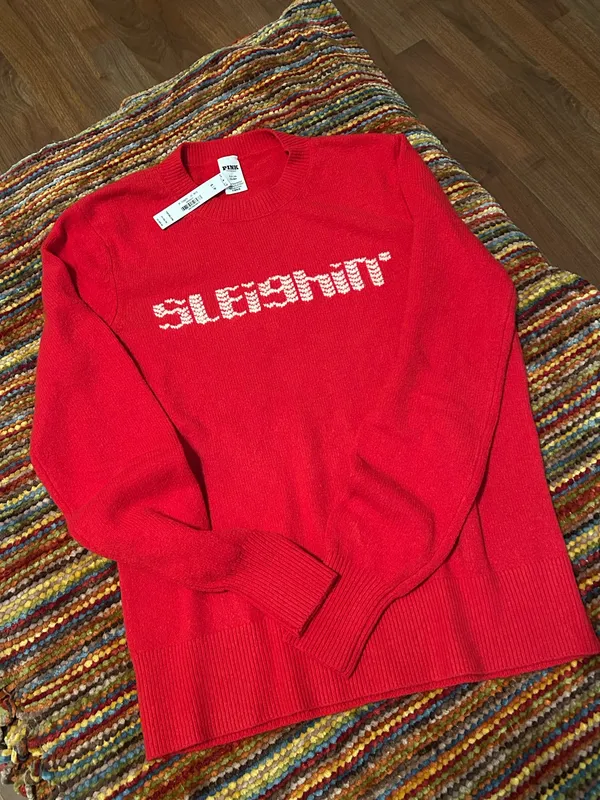 Victoria’s Secret Crewneck knit sweater size medium holiday collection - Image 10