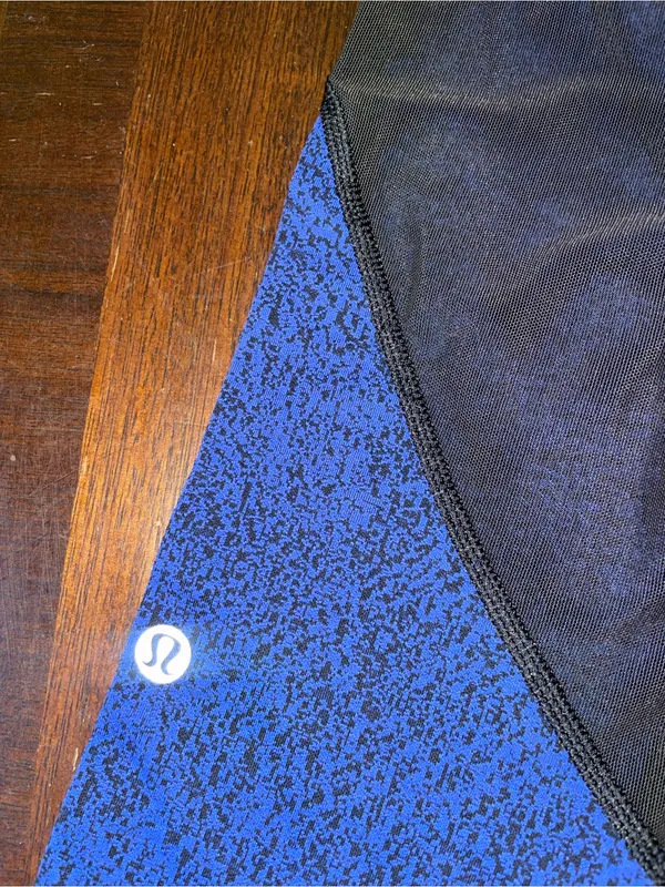 Lululemon Women’s Size 4 Blue Black Cropped Capri Leggings Colorblock Athletic - Image 2