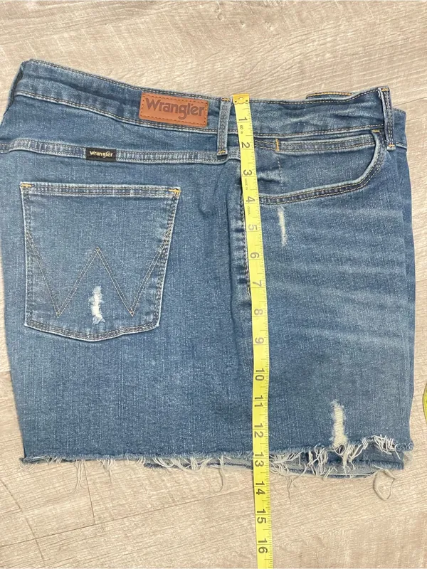 Wrangler Blue Distressed Frayed Hem Jean Shorts - Image 12