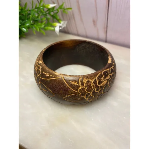 Natural wooden floral carved bangle bracelet - Image 3
