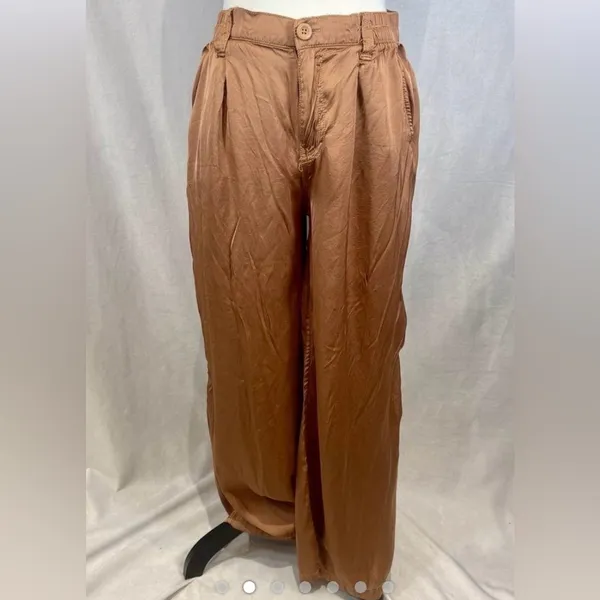Aerie copper satin wide leg trouser pants with pockets size medium - Image 2