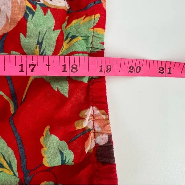 Anthropologie‎ Maeve Red Floral Lake House Top - Image 9
