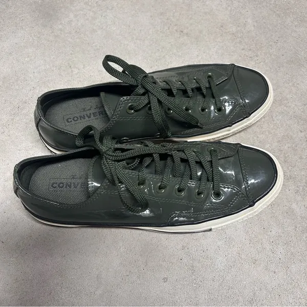 Converse Unisex Chuck Taylor Chuck 70 Patent Leather Low Military Green Shoes - Image 3