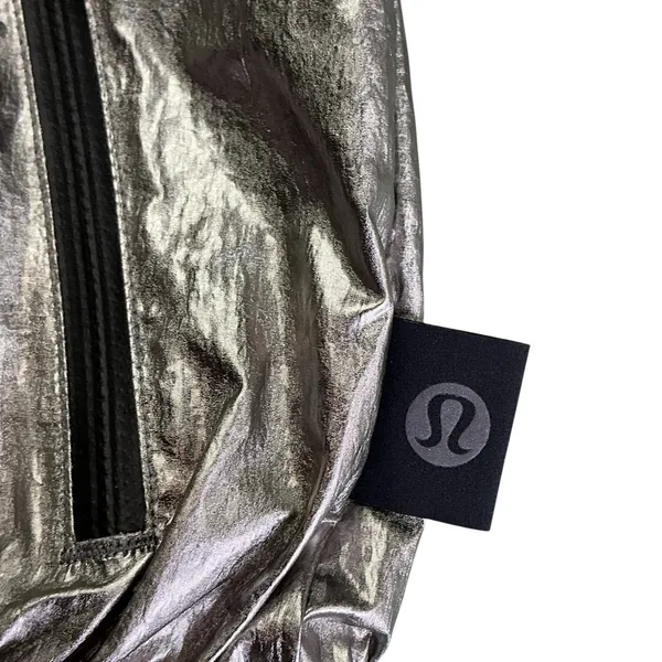 Lululemon X Barrys‎ Women's Titanium Foil Stronger As One Hooded Jacket Size 0 - Image 15