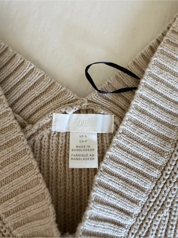 Beige oversized sweater vest - Image 3