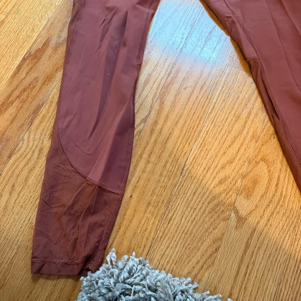 ⭐️lululemon athletica Women's Leggings in Rust Brown (Size 6) - Image 4