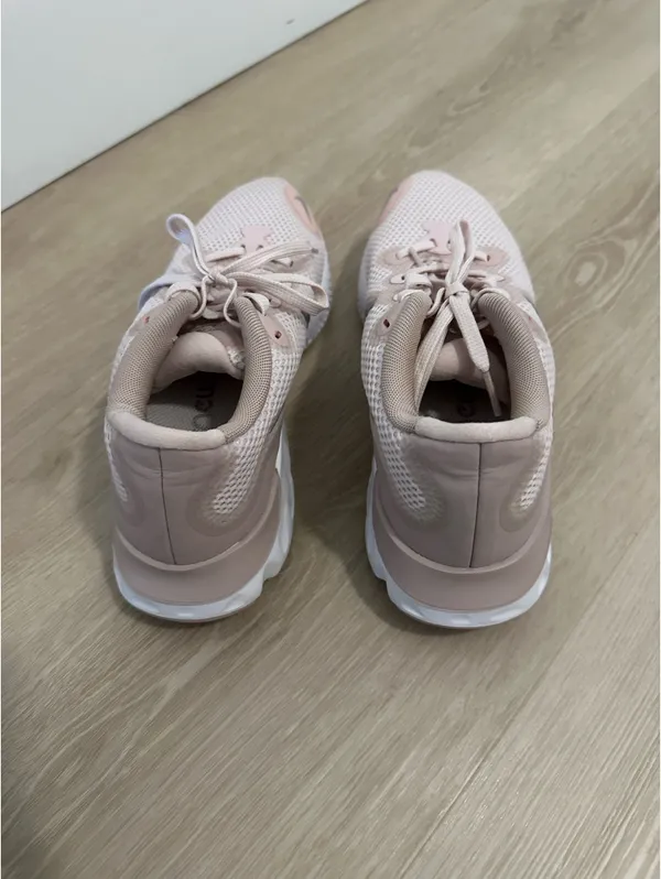 Women’s Nike Running Shoes - Image 3
