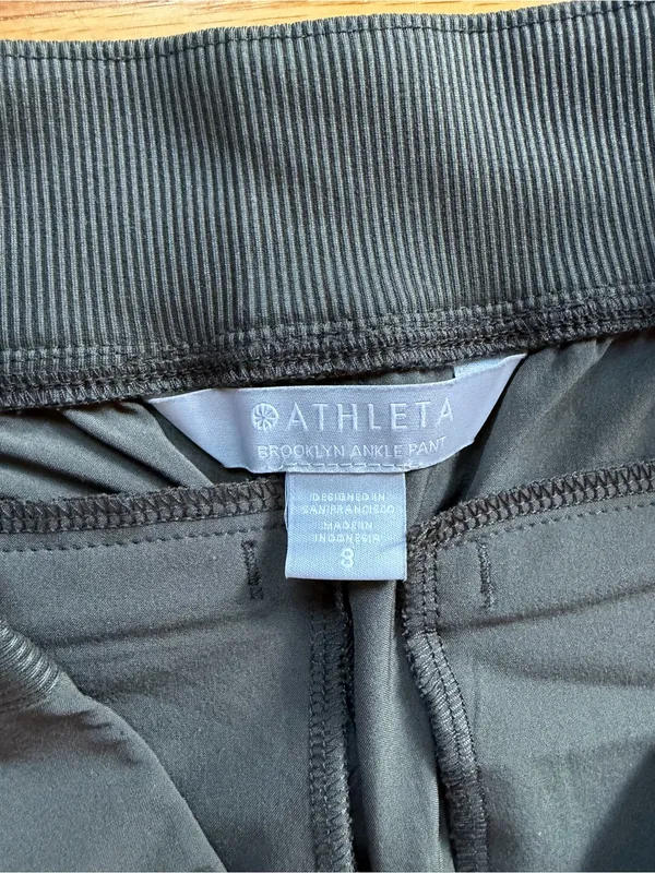 Athleta Brooklyn Mid Rise Ankle Pant in jungle olive green size 8 - Image 5