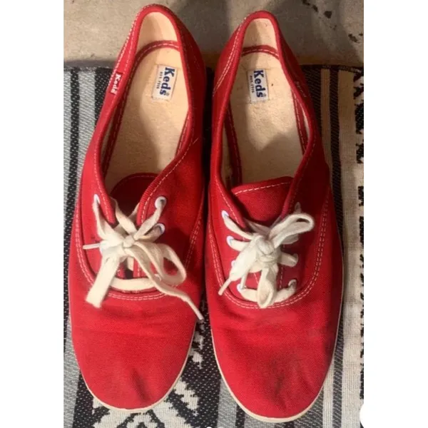 Keds women’s 9 red shoes - Image 2