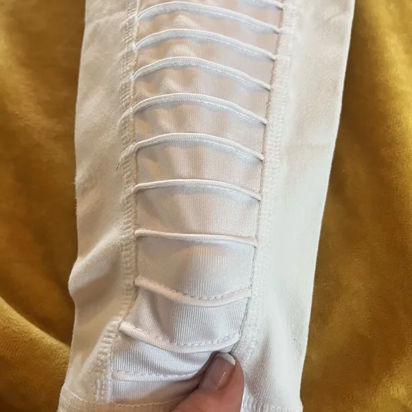 Alo white leggings size Small full length Moto Style And Details - Image 3
