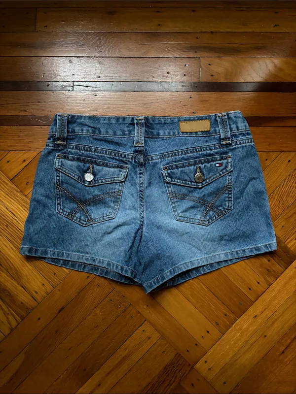Tommy Hilfiger Low Rise Denim Shorts Size 4 - Image 2