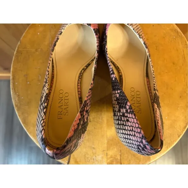 Franco Sarto Women's Pink Cobra Faux Snake Skin Pattern Pump Heels Size 6M - Image 5