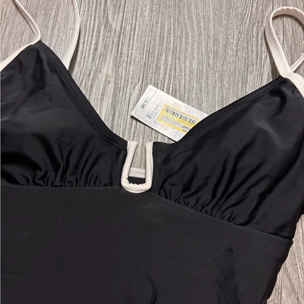 Shade & Shore Crepe U Wire One Piece Bathing Suit - Image 3