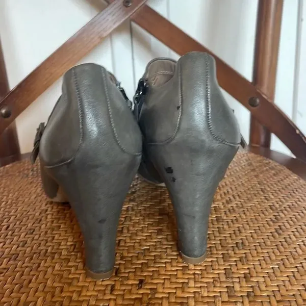 Ecco Nephi buckle leather bootie grey - Image 5