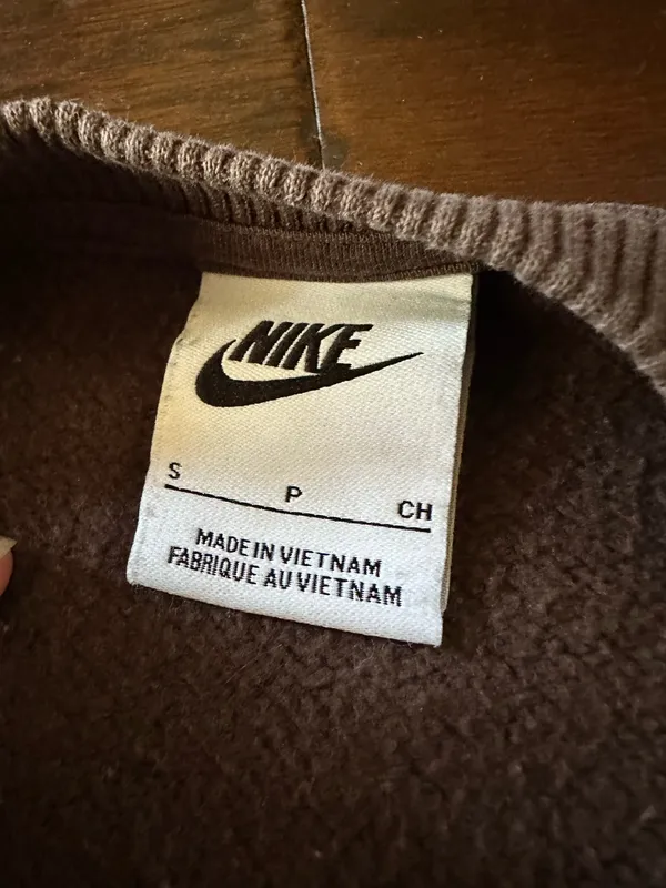 Nike Crewneck Sweatshirt - Image 2