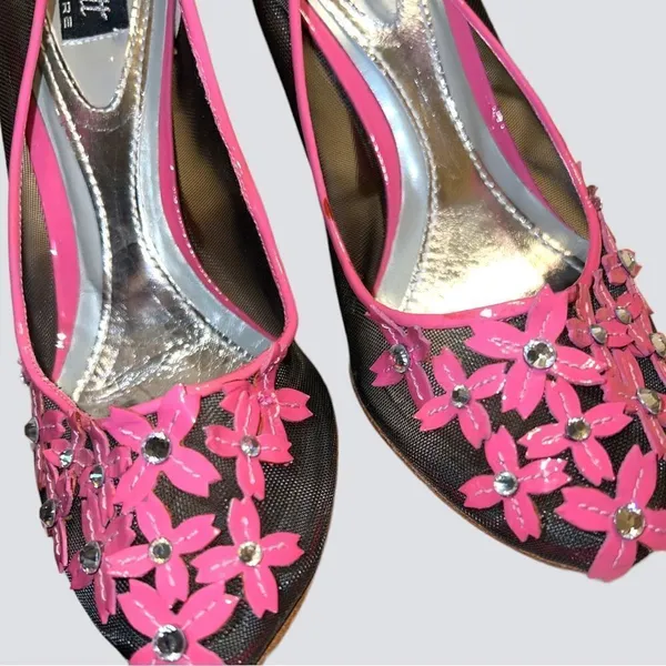 Stuart Couture gorgeous unique pink patten leather heels with black mesh… - Image 7