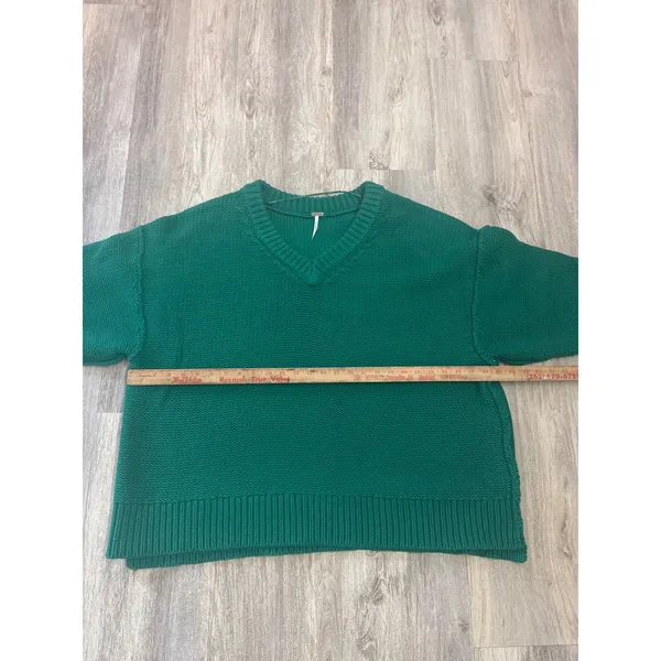 Free People Alli V-neck Emerald Green‎ Oversized Chunky Knit Sweater Size Small - Image 5