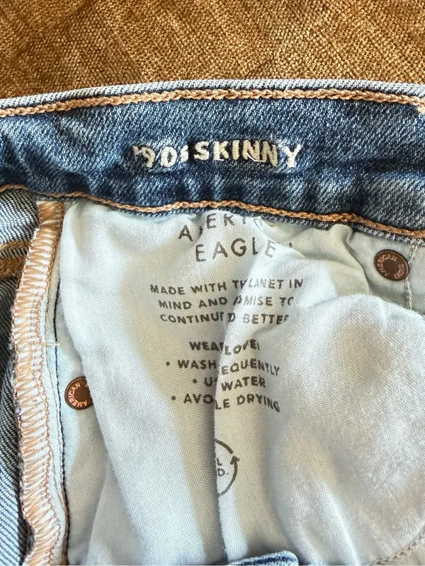 American Eagle women’s 90s skinny jeans with stretch size 0 - Image 4