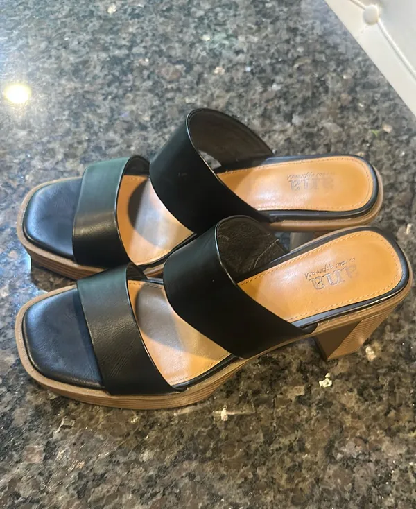 a.n.a Sandals Black 8.5 - Image 2