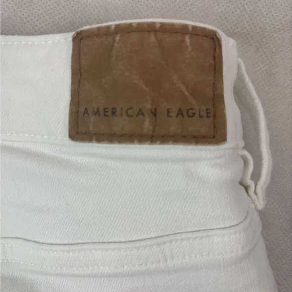 American Eagle Outfitters 6 28 Hi V-Rise Shortie Distressed Denim Shorts White - Image 8